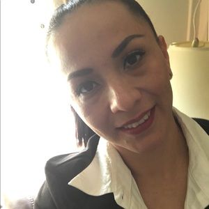 Meet your Posher, Alicia